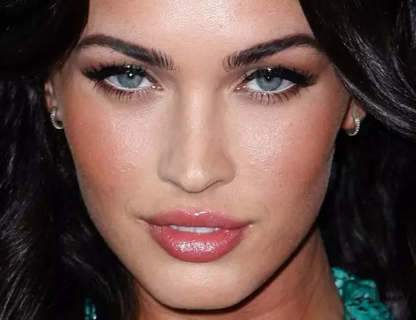 Megan Fox eye color, What is Megan Fox eye color, Megan Fox blue green eye color