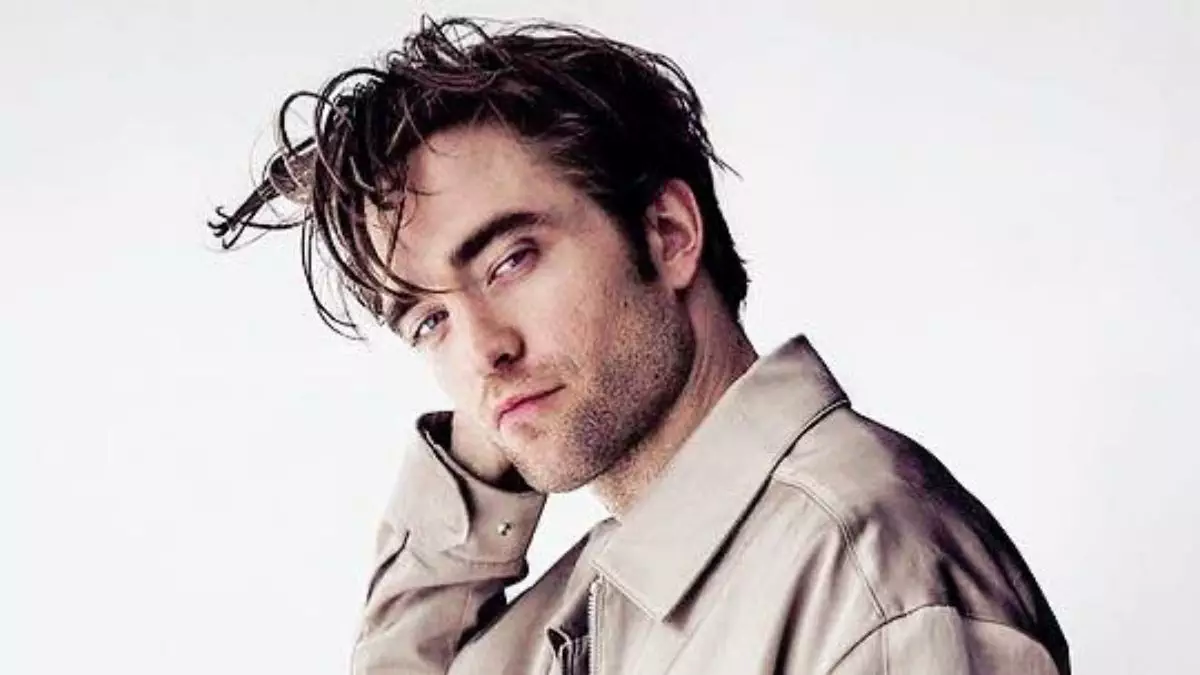 Robert Pattinson height and weight. How tall is Robert Pattinson. Robert Pattinson weight
