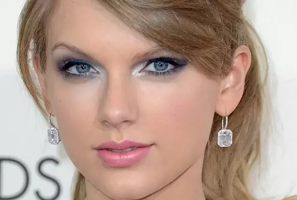 Taylor Swift Eye Color – Here’s Everything You Need To Know