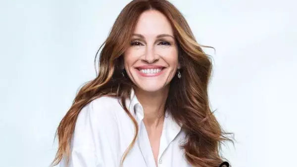 Julia Roberts height and weight. How tall is Julia Roberts. Julia Roberts weight