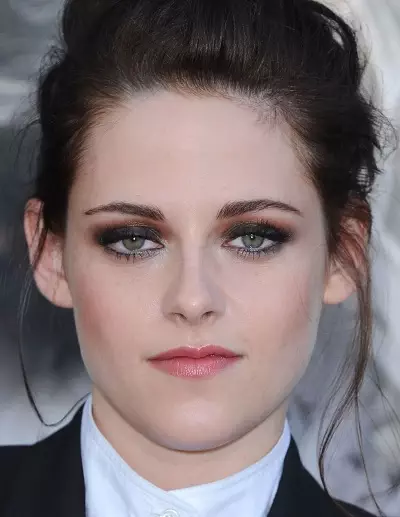 Get To Know Kristen Stewart Eye Color (Her Real Eye Color)
