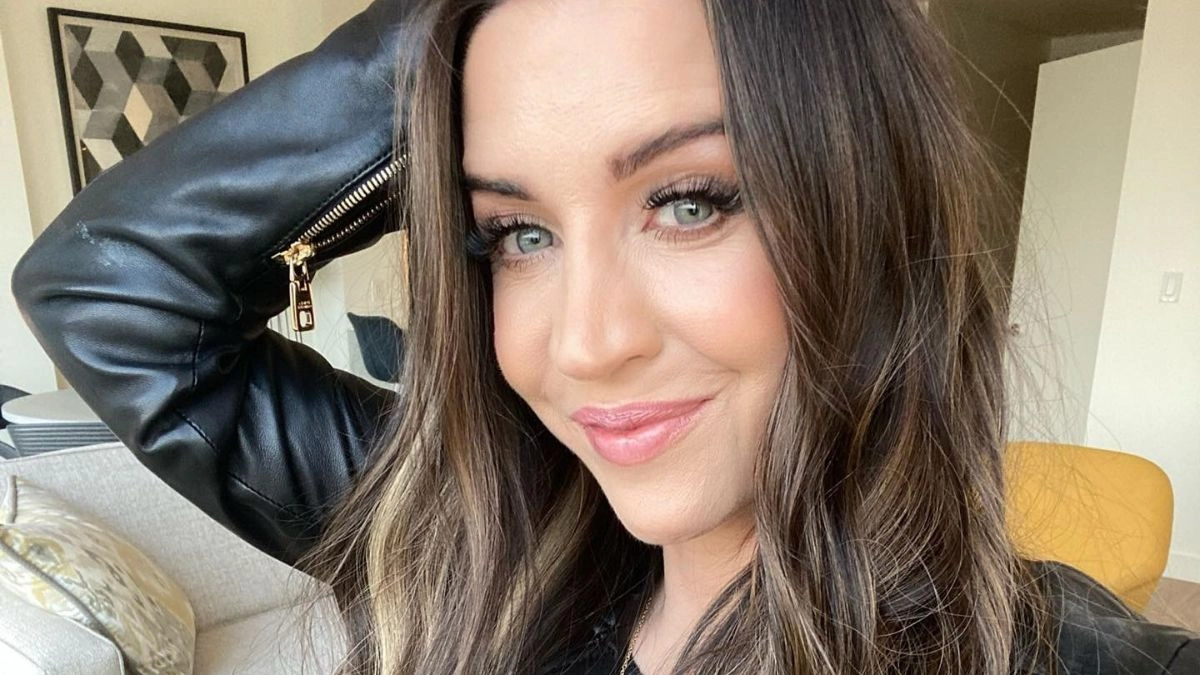 Find Out Charlize Theron Height and Weight Here