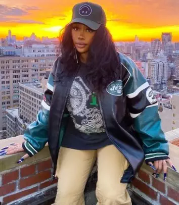 SZA height and weight. How tall is SZA, SZA weight